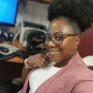 Meet your Posher, Latoya